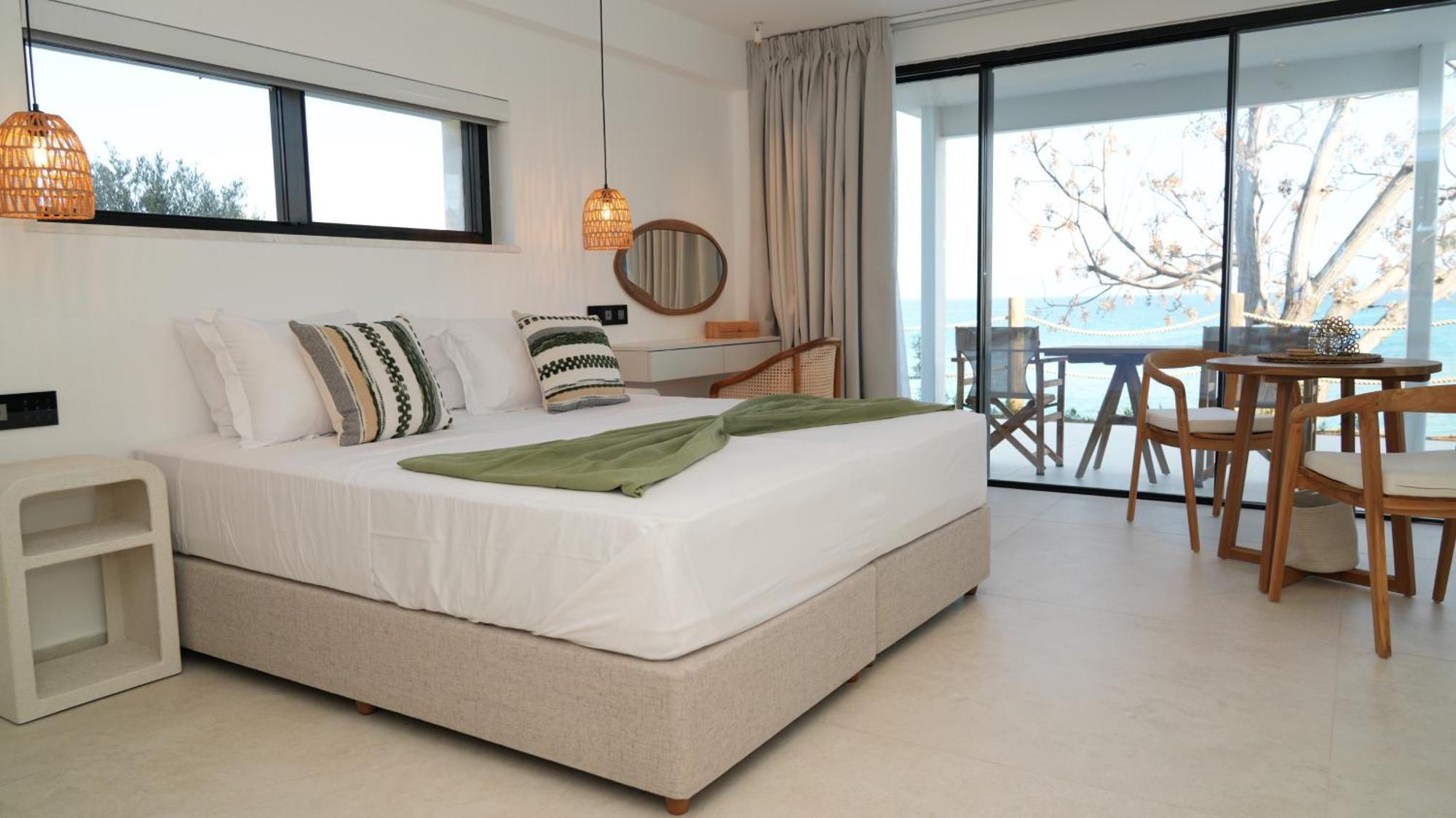Queen Suite with Sea View